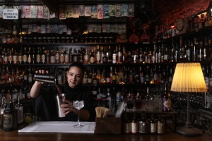 Barkeeperin Melina Reusser.